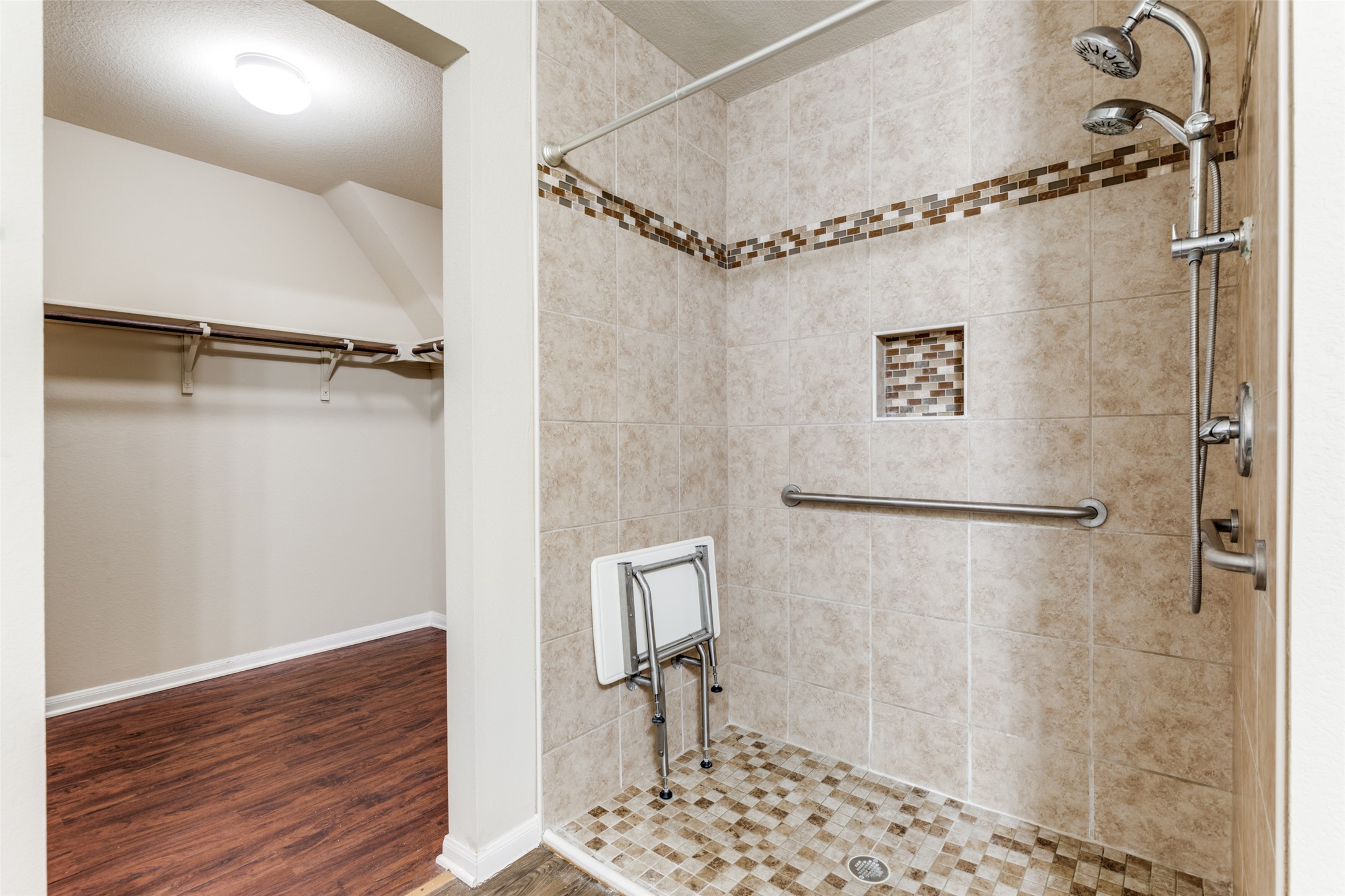 801 Silver Wing Drive Austin, TX 78725 - Photo 15 of 29 a bathroom with a shower
