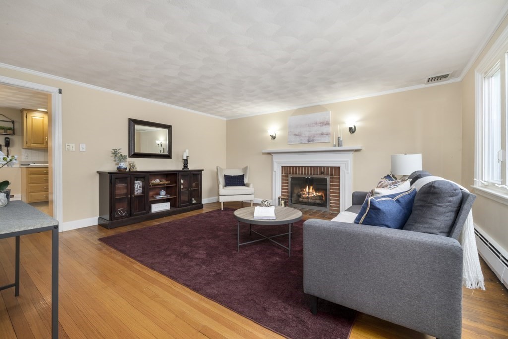 46 Catherine Avenue Reading, MA 01867 - Photo 3 of 32 Gallery Image 3