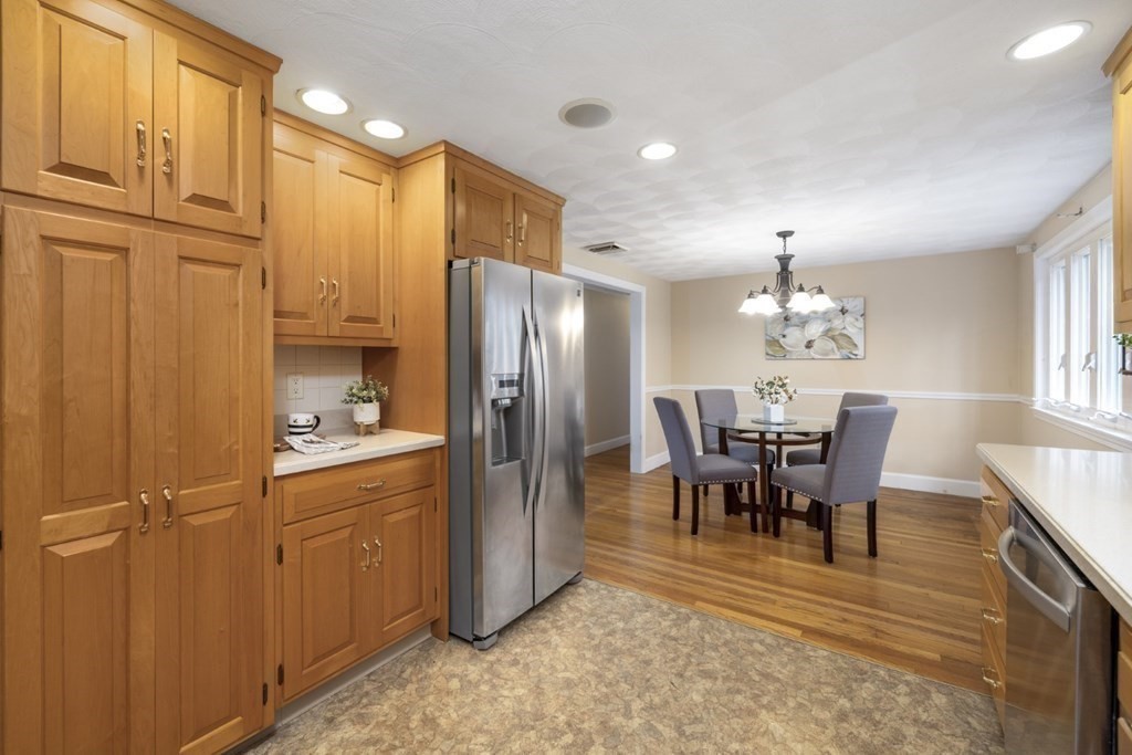 46 Catherine Avenue Reading, MA 01867 - Photo 10 of 32 Gallery Image 10