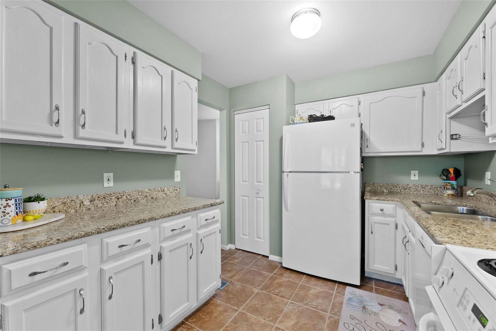 1003 Windstream St. Peters, MO 63376 - Photo 14 of 34