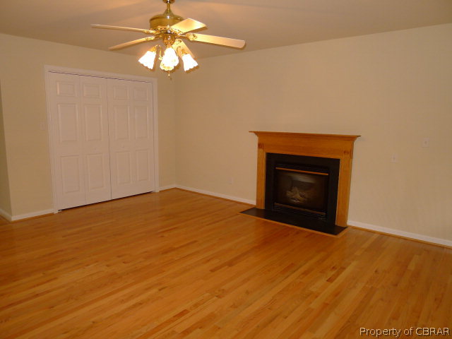 276 Roundabout Road Newtown, VA 23126 - Photo 5 of 12