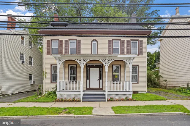 $385,000 | 350 New York Avenue, Columbus, NJ 08022