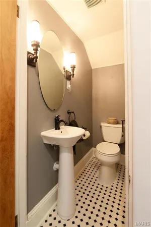 $4,750 | 418 Carswold Drive, St. Louis, MO 63105