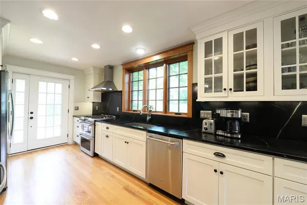 $4,750 | 418 Carswold Drive, St. Louis, MO 63105