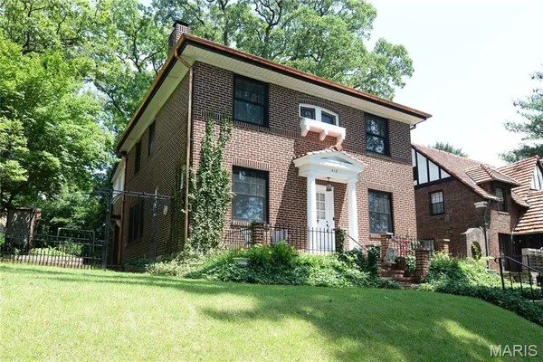 $4,750 | 418 Carswold Drive, St. Louis, MO 63105