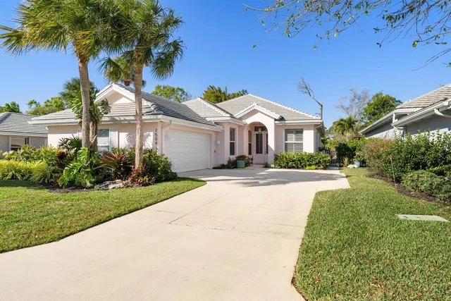 $750,000 | 7504 Southeast Bay Cedar Circle, Hobe Sound, FL 33455