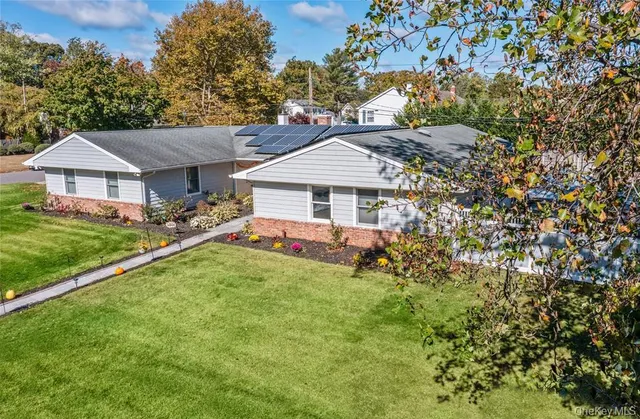 $4,900 | 11 Onyx Drive, Stony Brook, NY 11790