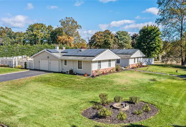 $4,900 | 11 Onyx Drive, Stony Brook, NY 11790