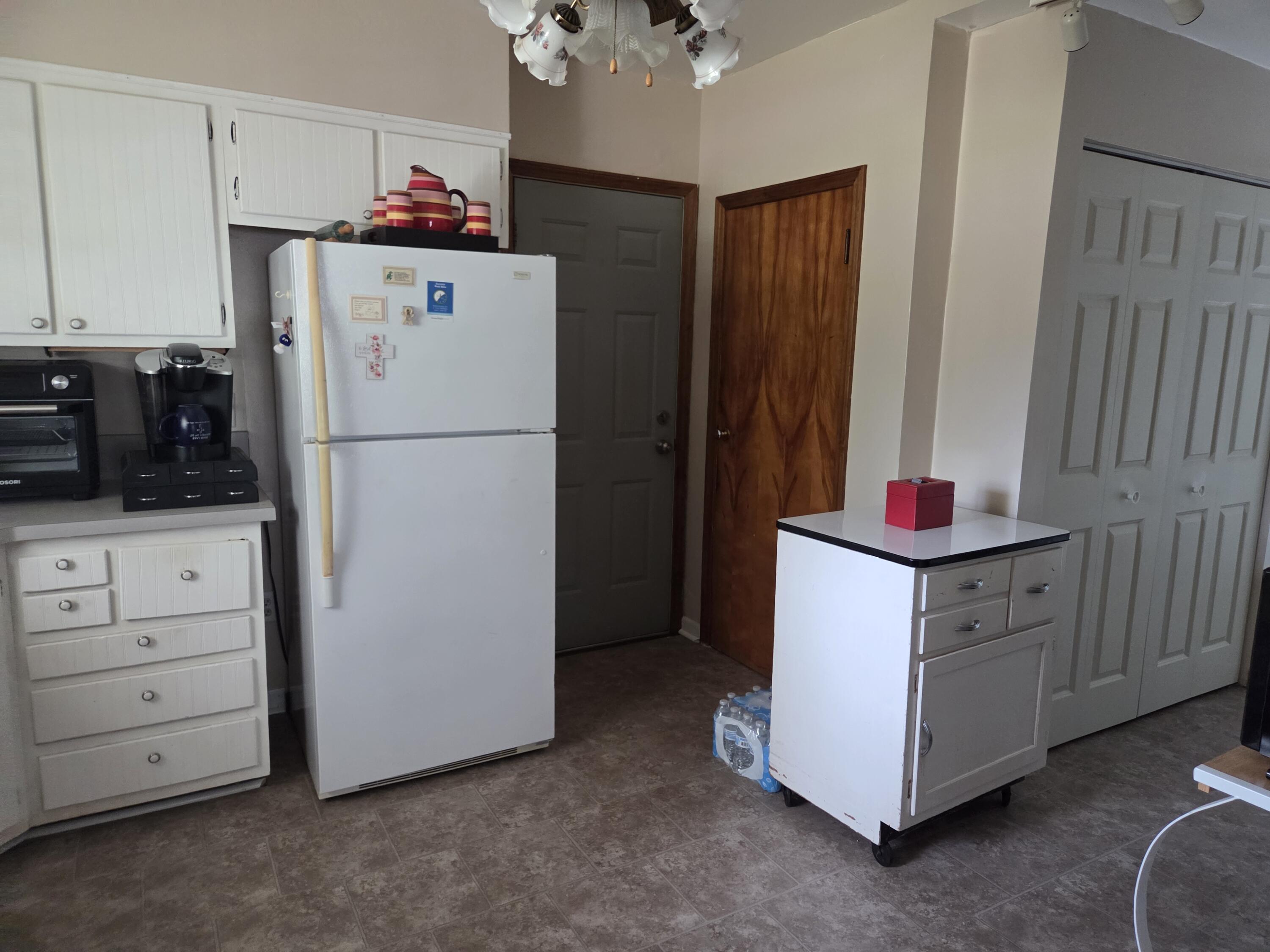 1503 Warren Avenue Jackson, MI 49203 - Photo 11 of 20 20260616_110051