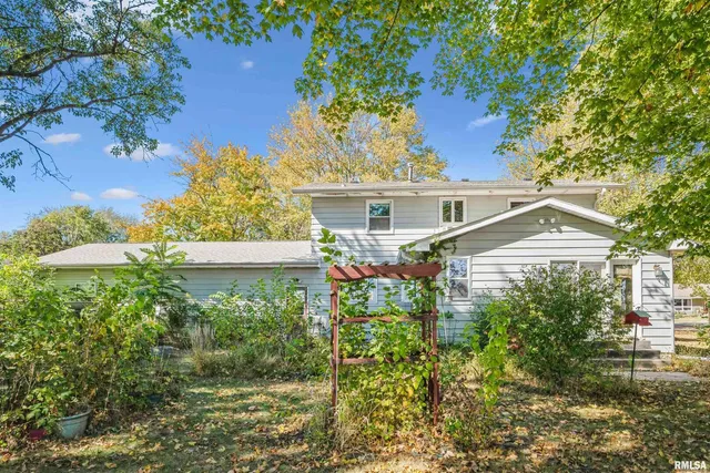 $210,000 | 904 5th Street, Erie, IL 61250