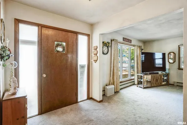 $210,000 | 904 5th Street, Erie, IL 61250