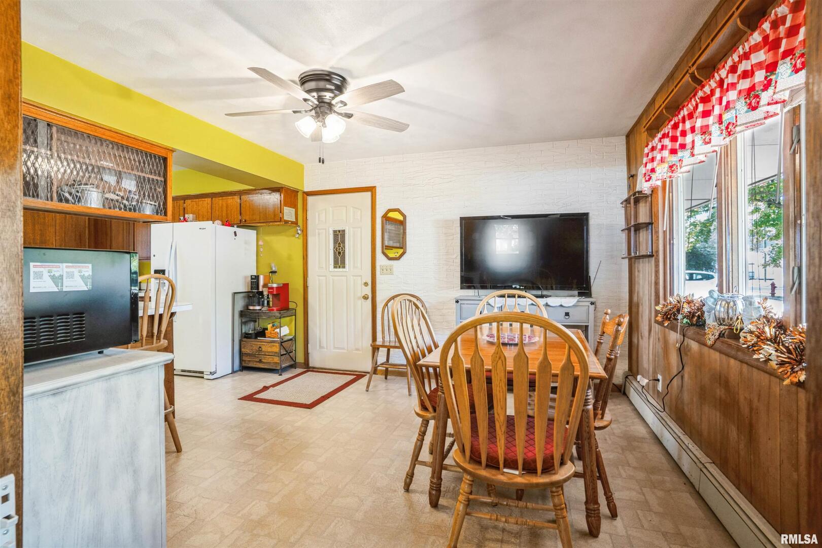 904 5th Street Erie, IL 61250 - Photo 9 of 23