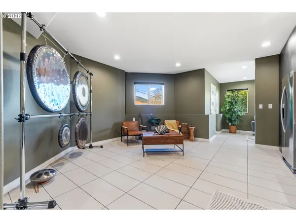 $1,050,000 | 1222 Lincoln Street, Hood River, OR 97031