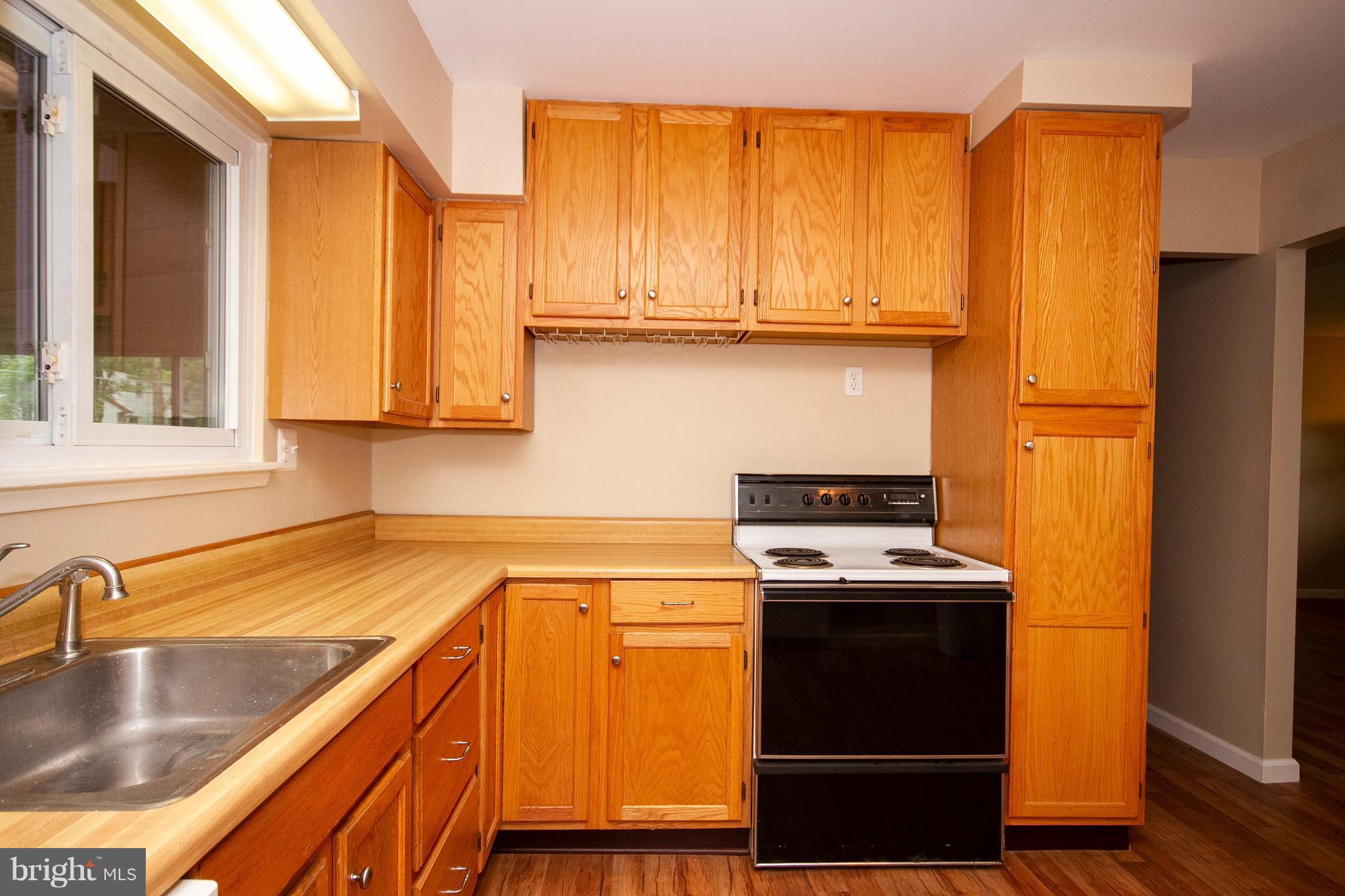1714 Newcastle Road Baltimore, MD 21244 - Photo 10 of 29 Interior (General)