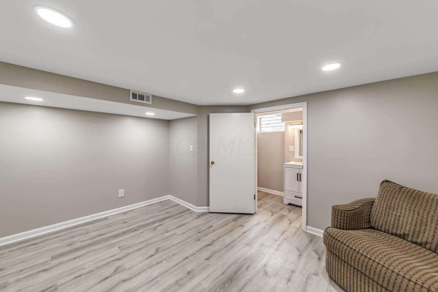 3992 Old Poste Road Columbus, OH 43221 - Photo 50 of 64 Gallery Image 50