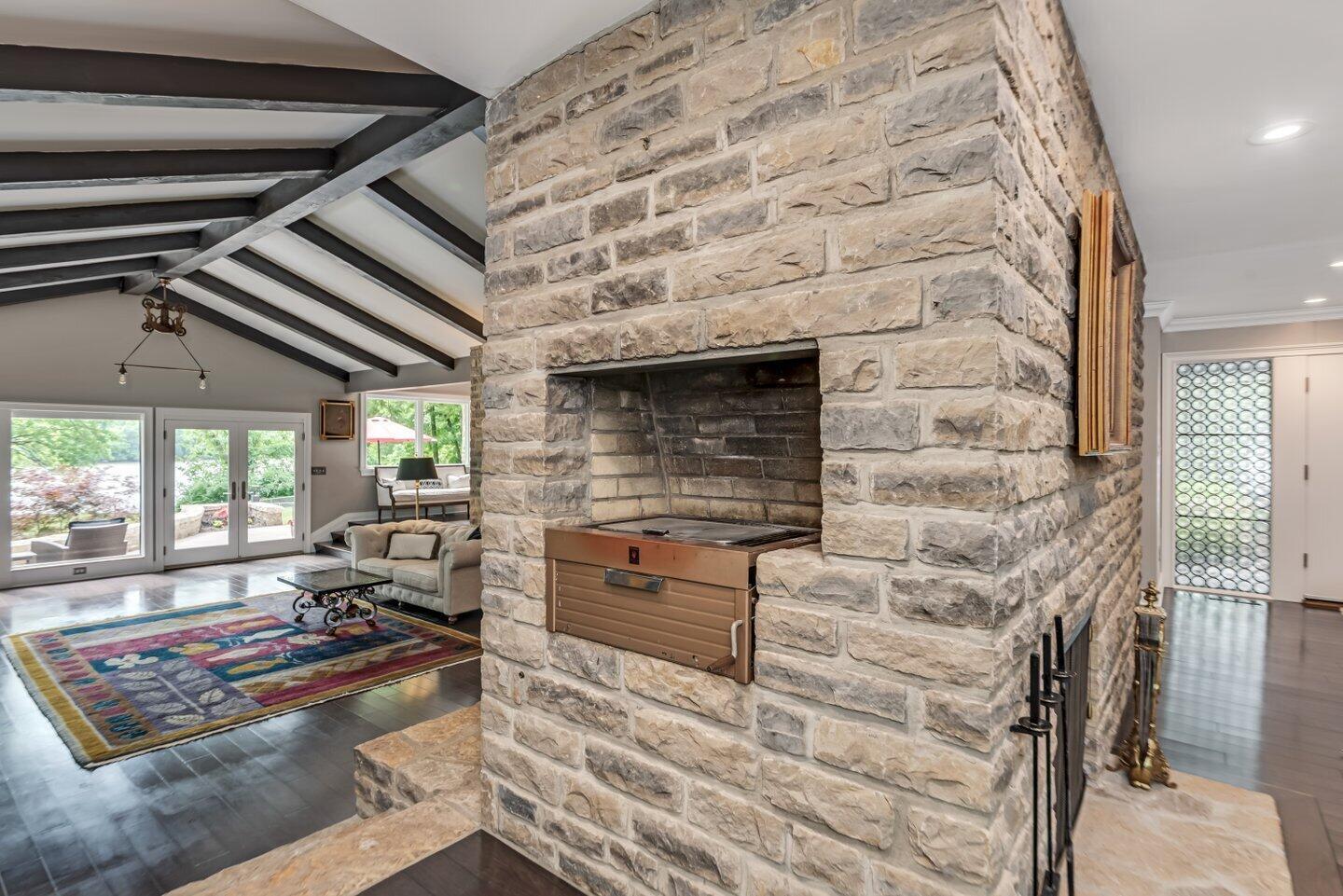 3992 Old Poste Road Columbus, OH 43221 - Photo 8 of 64 Gallery Image 8