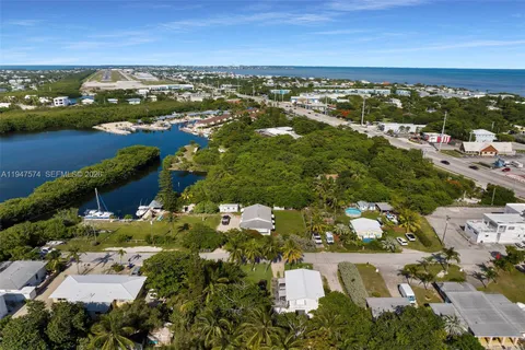 $500,000 | 329 63rd Court, Marathon, FL 33050