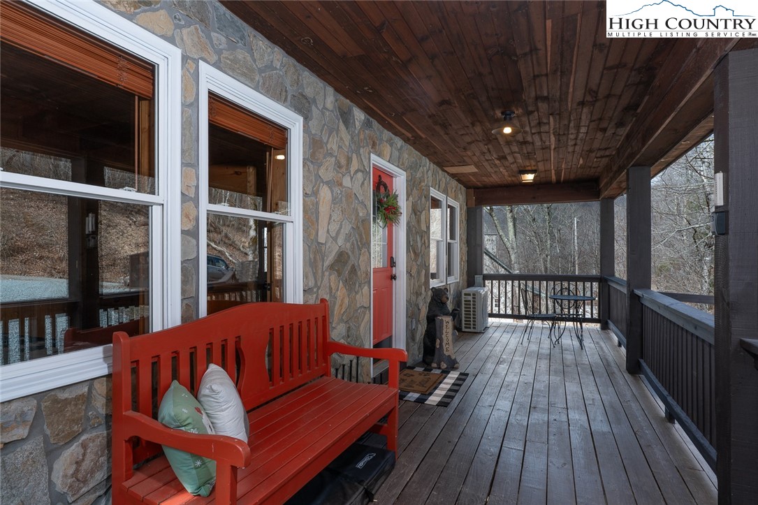 214 Sugar Bear Ridge Lane Banner Elk, NC 28604 - Photo 4 of 46