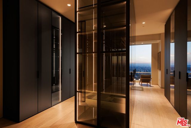 a picture of empty room