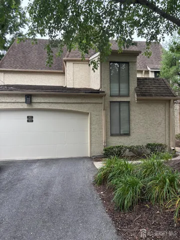 $2,650 | 92 Gate House Lane, Edison, NJ 08820