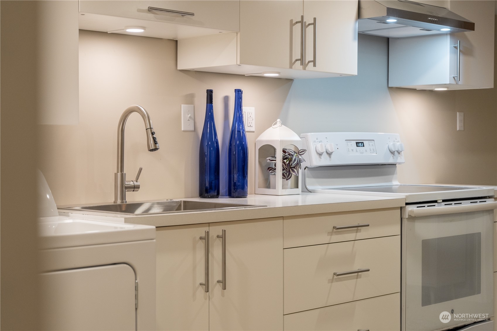 334 Northwest 82nd Street Seattle, WA 98117 - Photo 27 of 40