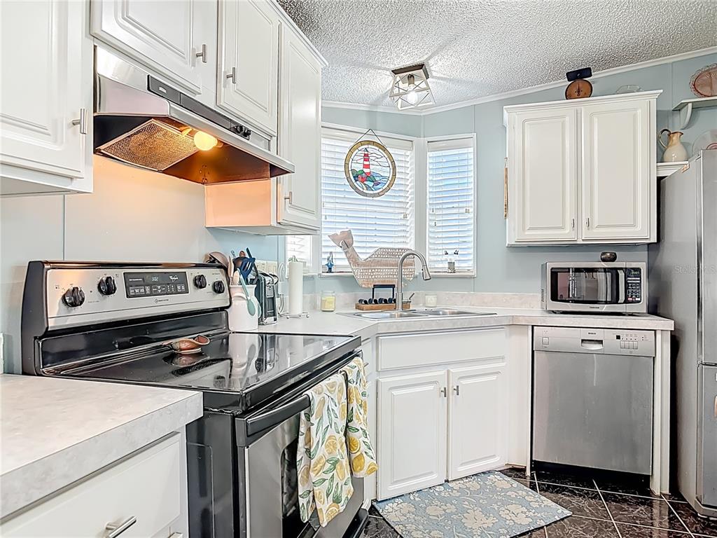 70 Eagle Point South Osteen, FL 32764 - Photo 11 of 52