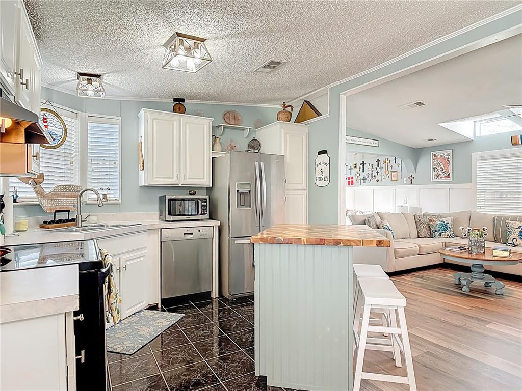 70 Eagle Point South Osteen, FL 32764 - Photo 12 of 52