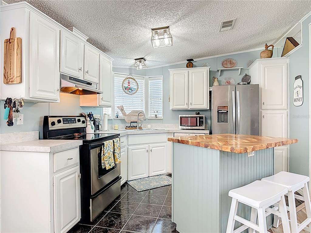 70 Eagle Point South Osteen, FL 32764 - Photo 10 of 52