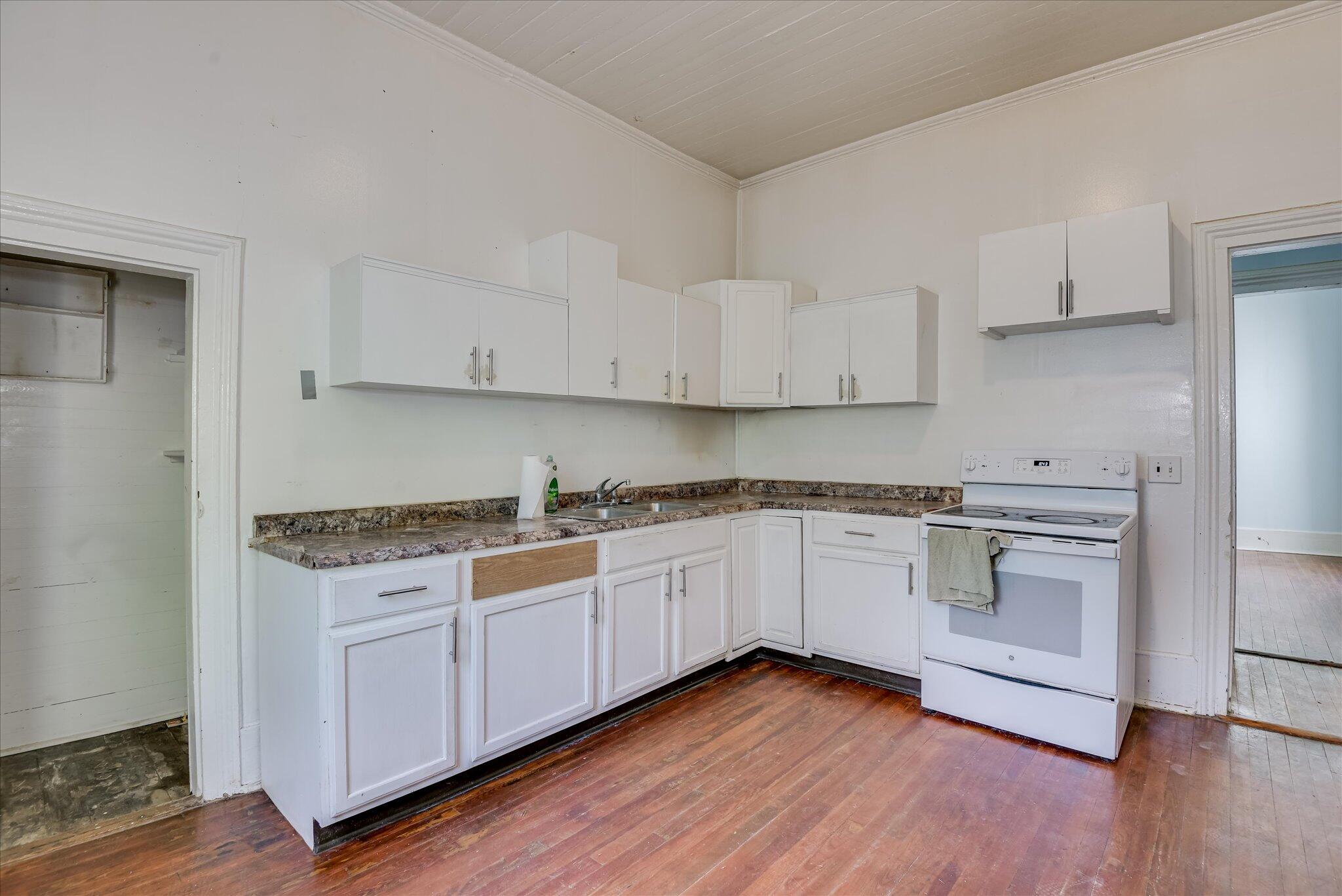 216 Circle Street Edgefield, SC 29824 - Photo 12 of 30 15-115-DSC_2870LRenfuse