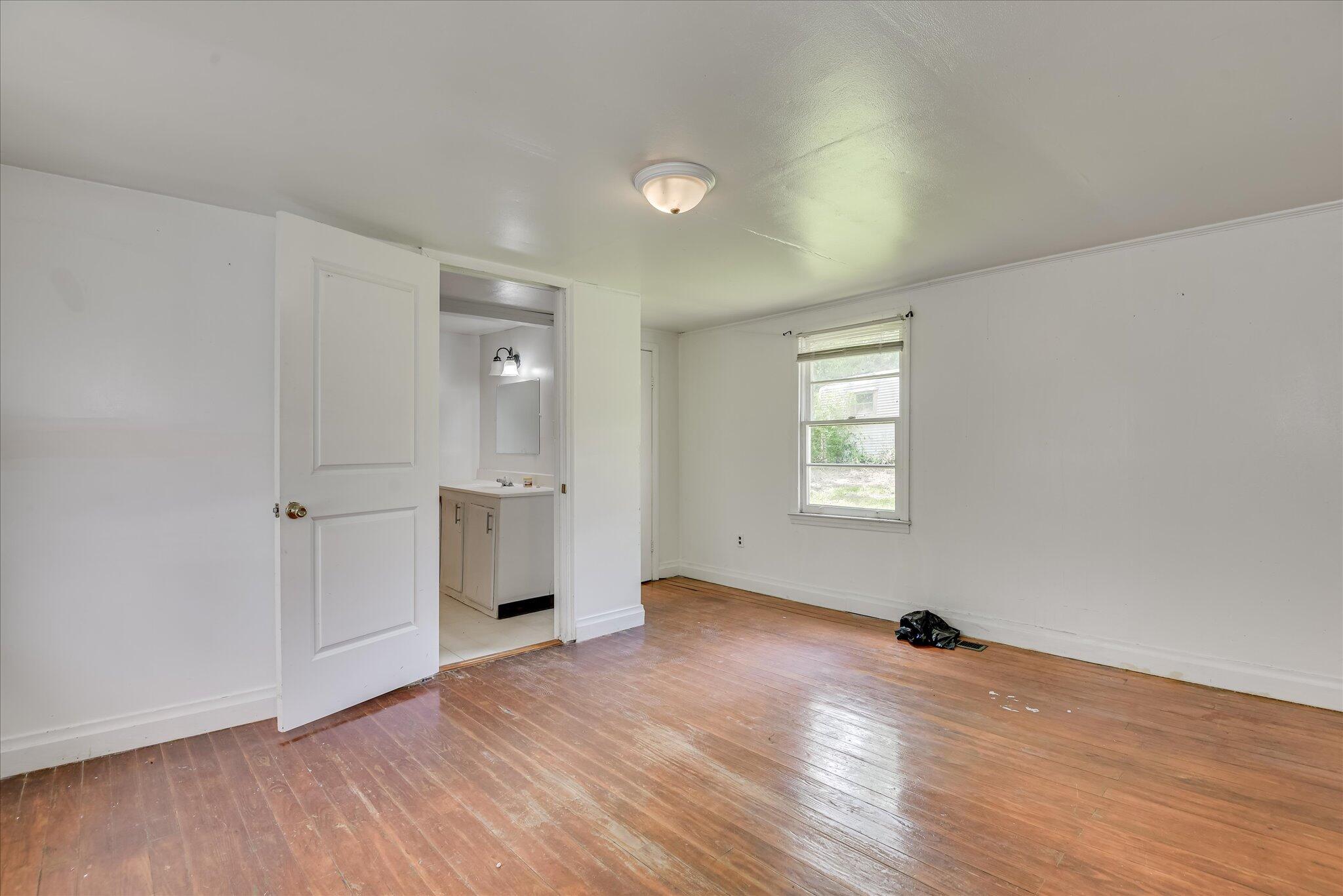 216 Circle Street Edgefield, SC 29824 - Photo 22 of 30 25-125-DSC_2970LRenfuse