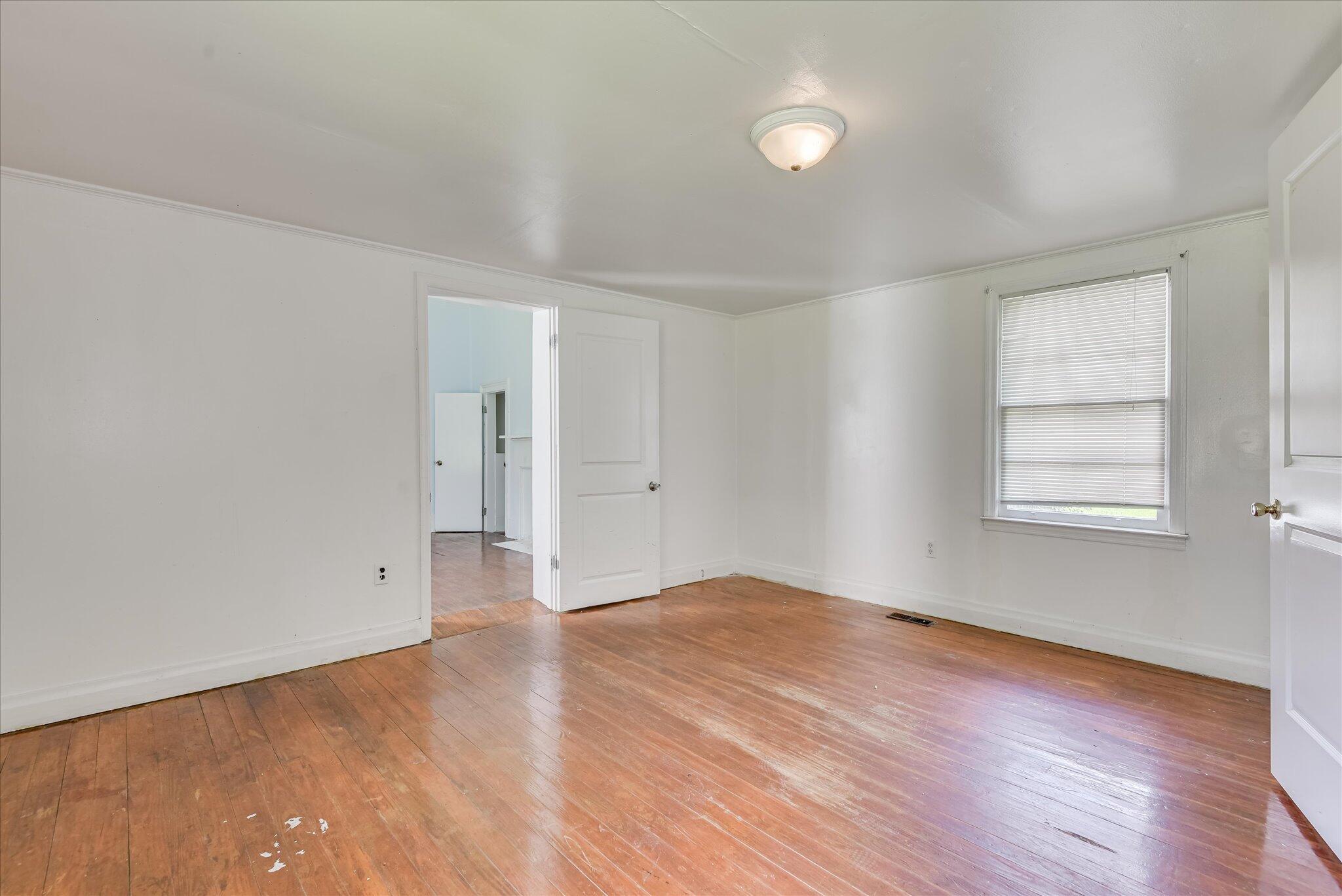 216 Circle Street Edgefield, SC 29824 - Photo 23 of 30 26-126-DSC_2975LRenfuse