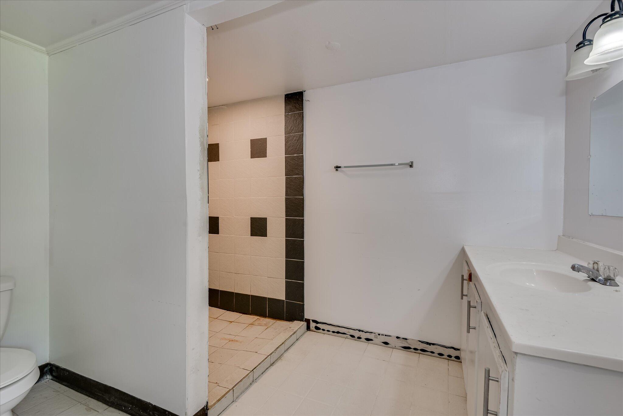 216 Circle Street Edgefield, SC 29824 - Photo 25 of 30 28-128-DSC_2985LRenfuse