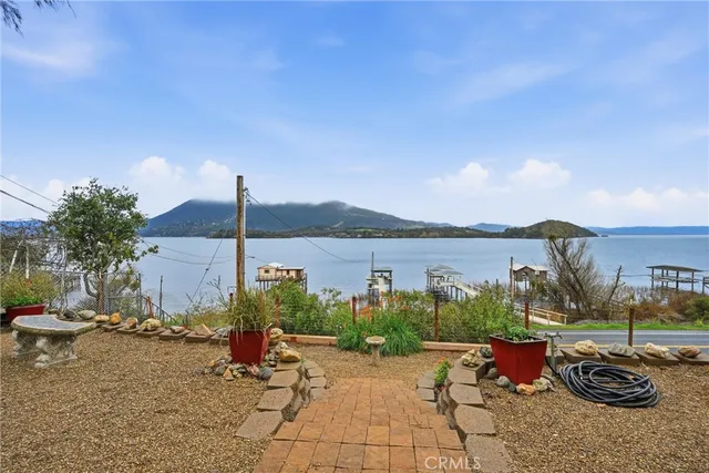 $450,000 | 9279 Glenhaven Drive, Glenhaven, CA 95443