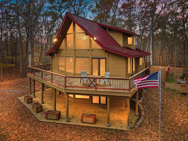 $540,000 | 29 Lake Of Isles Road, Preston, CT 06365