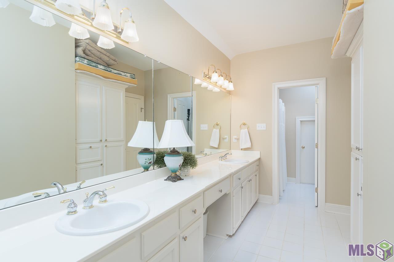 18042 Club View Drive Baton Rouge, LA 70810 - Photo 17 of 32