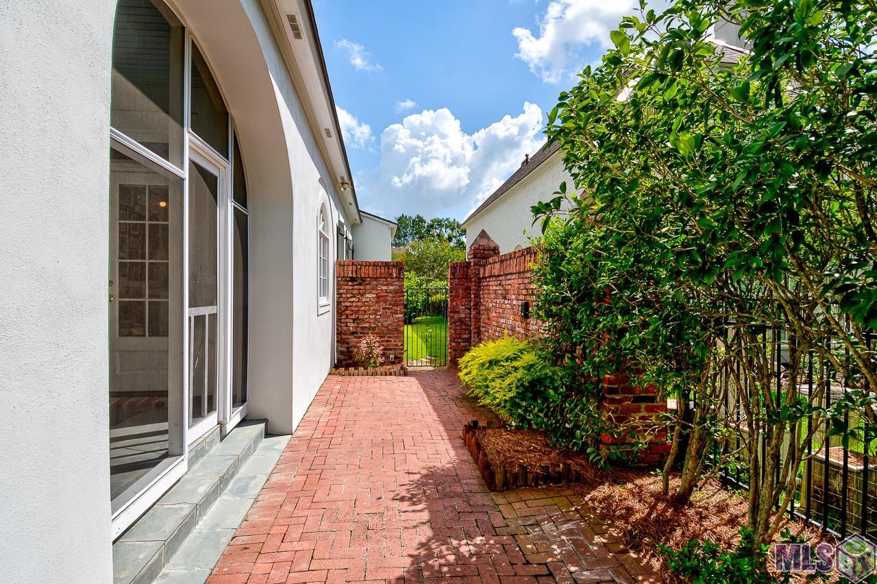 18042 Club View Drive Baton Rouge, LA 70810 - Photo 23 of 32