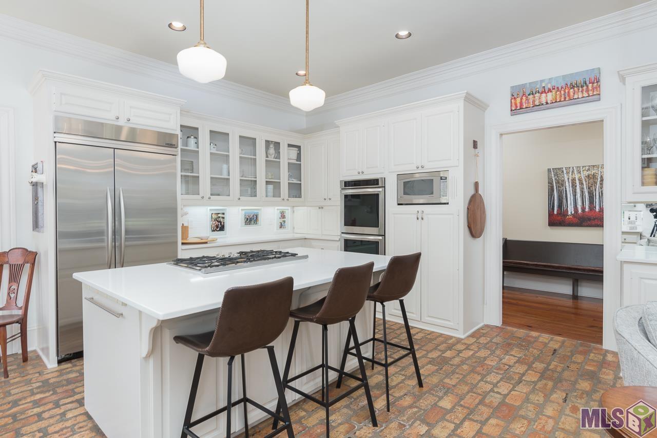 18042 Club View Drive Baton Rouge, LA 70810 - Photo 8 of 32