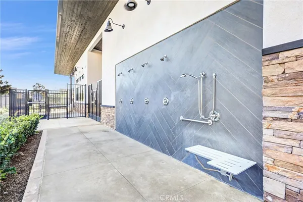 $549,998 | 16681 Wyndham Lane, Unit 8, Fontana, CA 92336