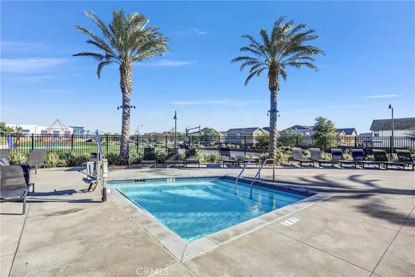 $549,998 | 16681 Wyndham Lane, Unit 8, Fontana, CA 92336