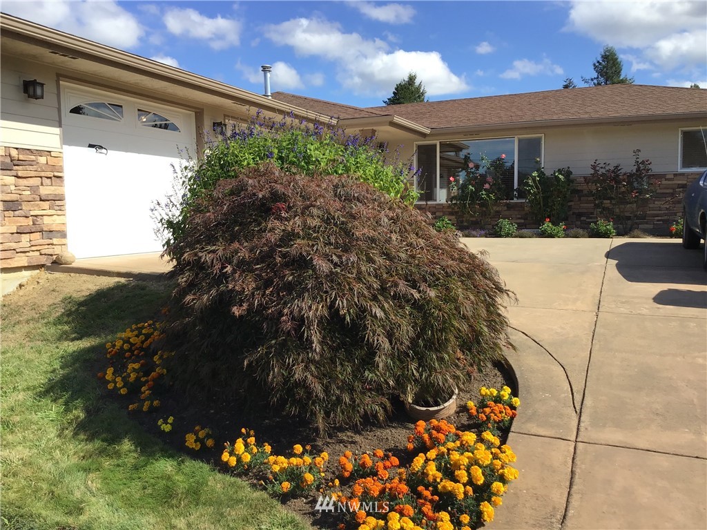 19250 106th Avenue Southeast Renton, WA 98055 - Photo 1 of 37 Gallery Image 1