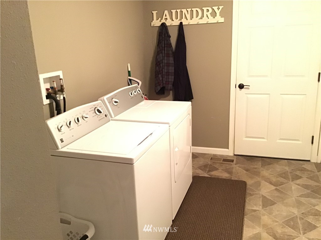 19250 106th Avenue Southeast Renton, WA 98055 - Photo 22 of 37 Gallery Image 22