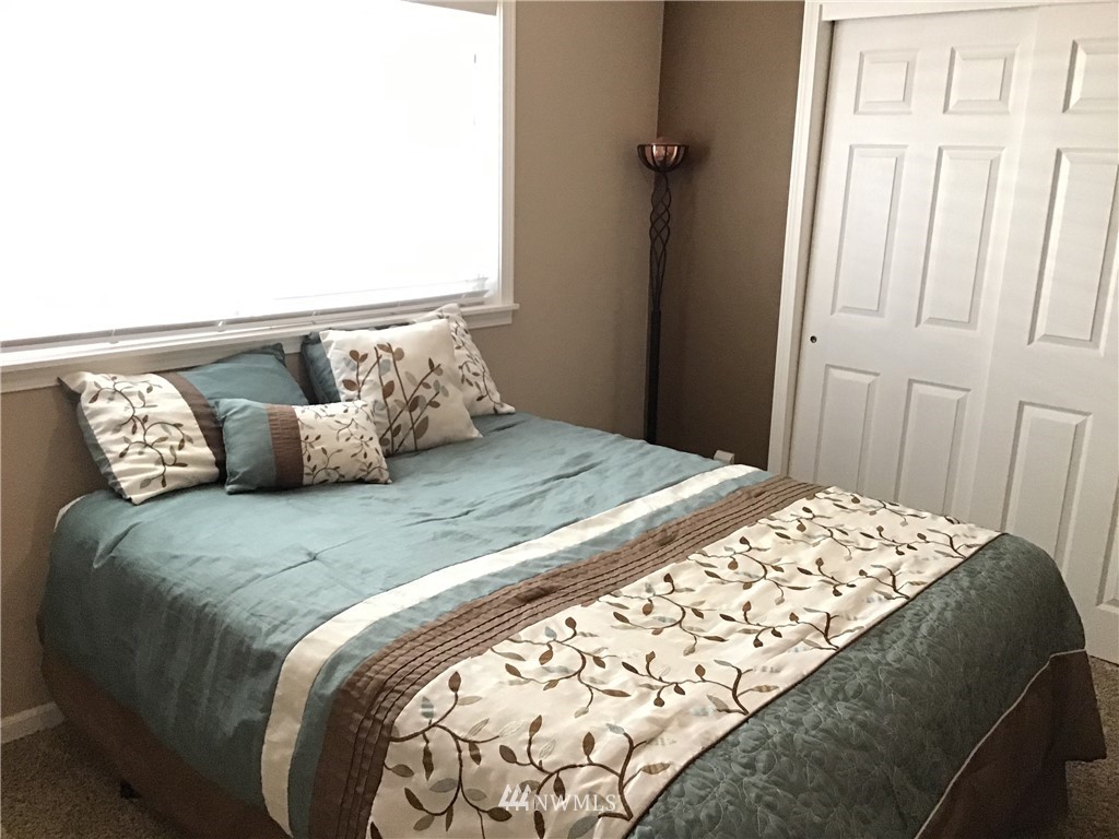 19250 106th Avenue Southeast Renton, WA 98055 - Photo 24 of 37 Gallery Image 24