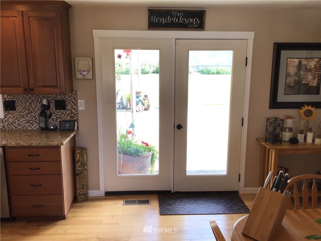 19250 106th Avenue Southeast Renton, WA 98055 - Photo 8 of 37 Gallery Image 8