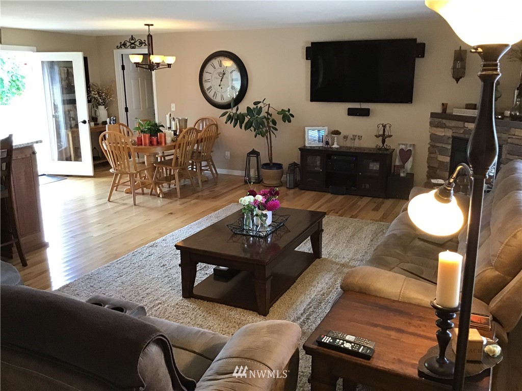 19250 106th Avenue Southeast Renton, WA 98055 - Photo 10 of 37 Gallery Image 10