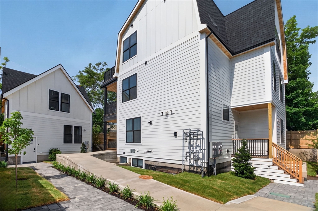 24 Spring Hill Terrace, Unit A Somerville, MA 02143 - Photo 28 of 36