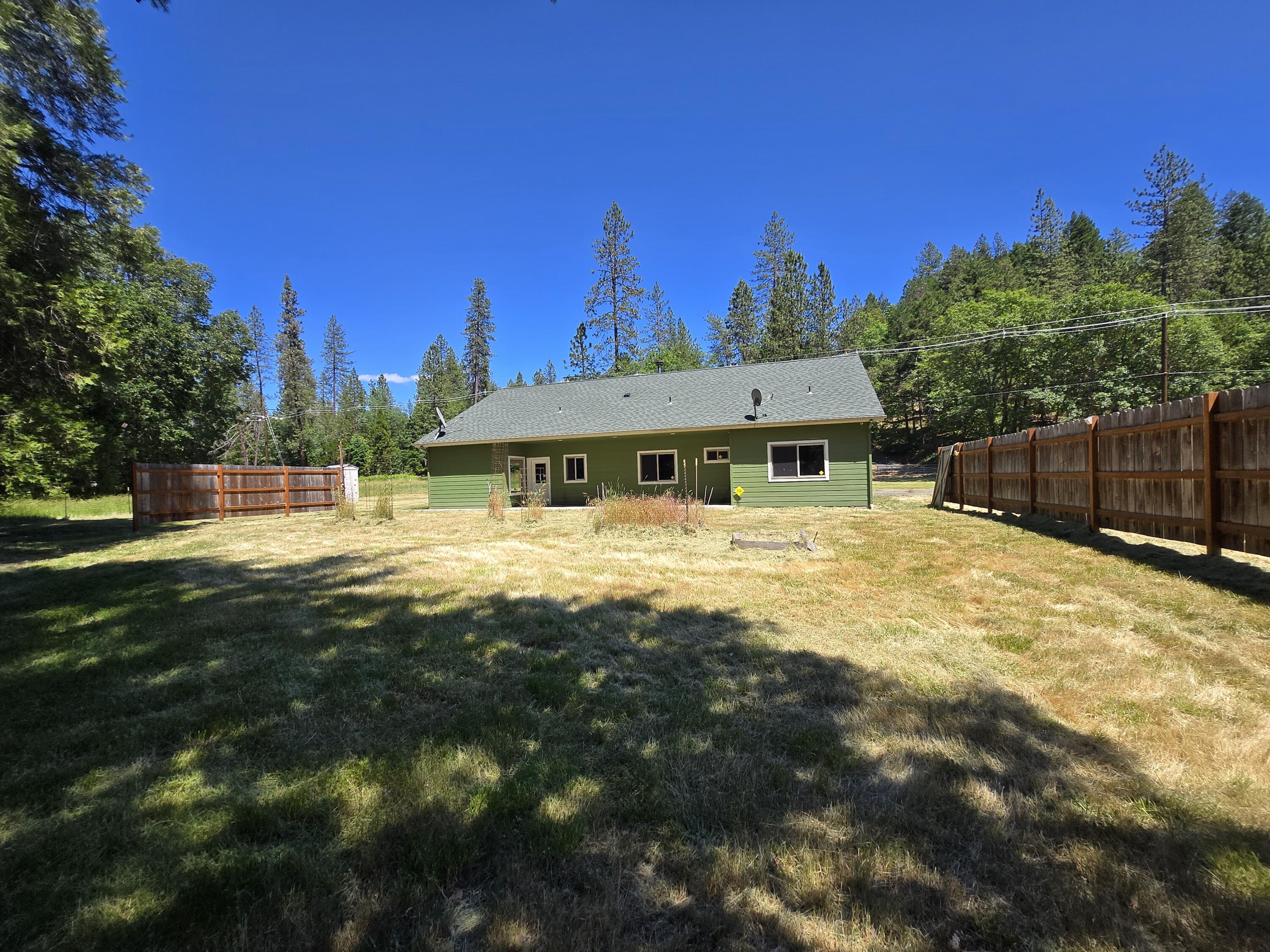 1730 Hugo Road Merlin, OR 97532 - Photo 33 of 37 20250529_143617