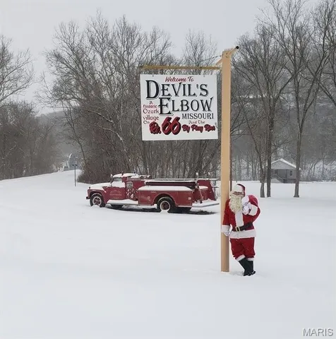 $276,000 | 13446 Highway Z Street, Devils Elbow, MO 65457