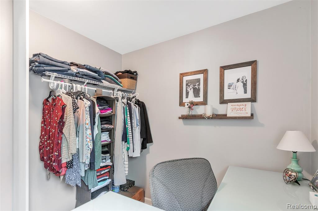21484 Power Road Farmington Hills, MI 48336 - Photo 35 of 46