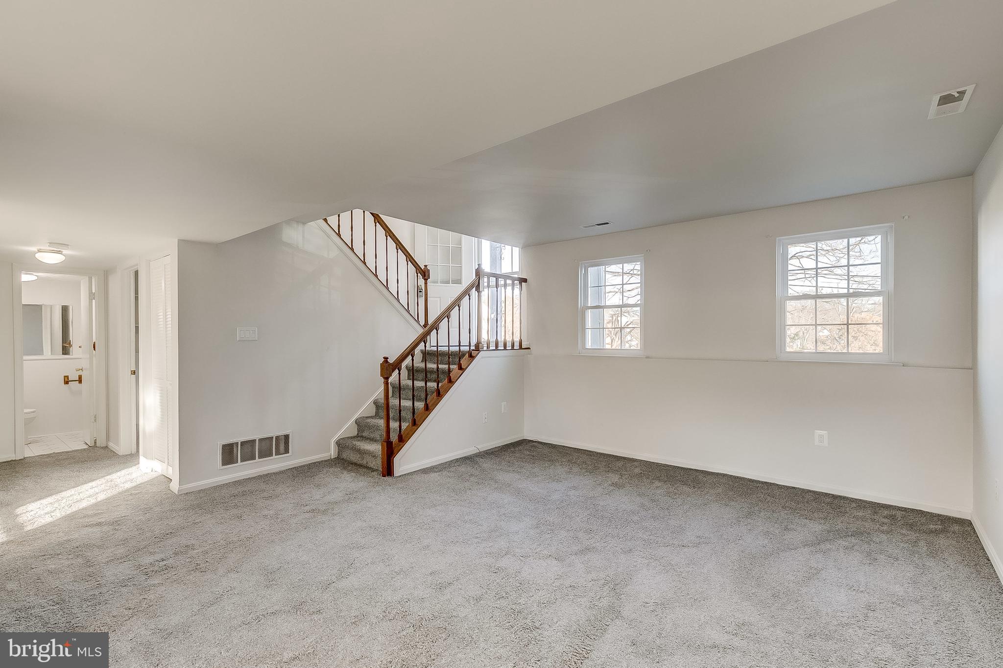 9324 Decatur Place Laurel, MD 20723 - Photo 6 of 35 Living Room