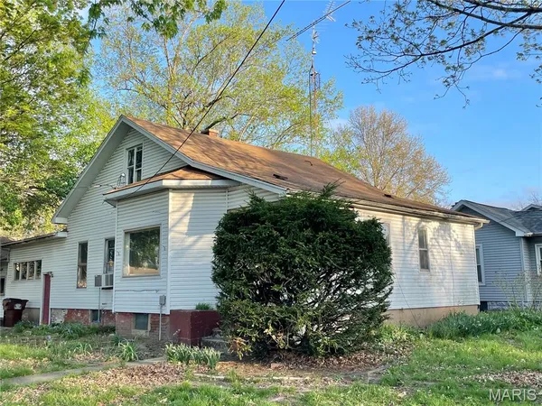 $49,000 | 903 North Van Buren Street, Litchfield, IL 62056